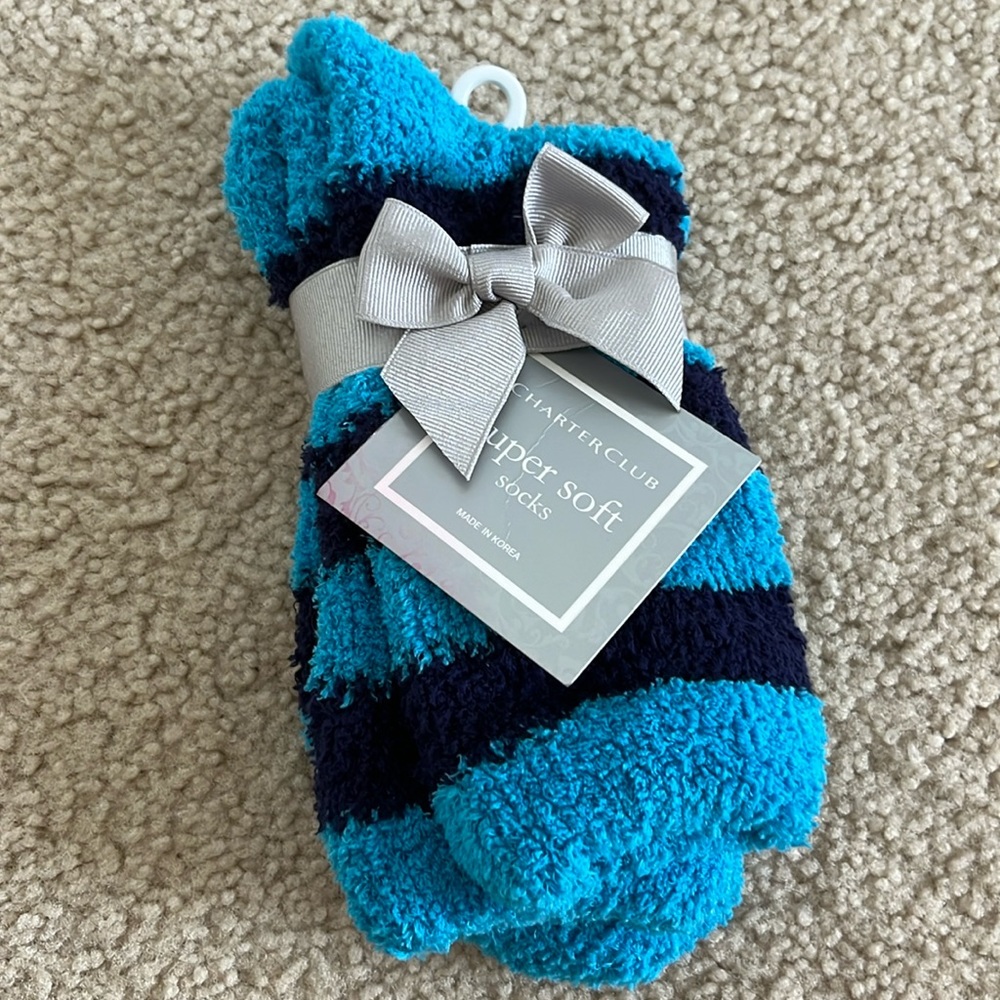 NEW with original packaging Charter Club “super soft socks” blue/navy stripes